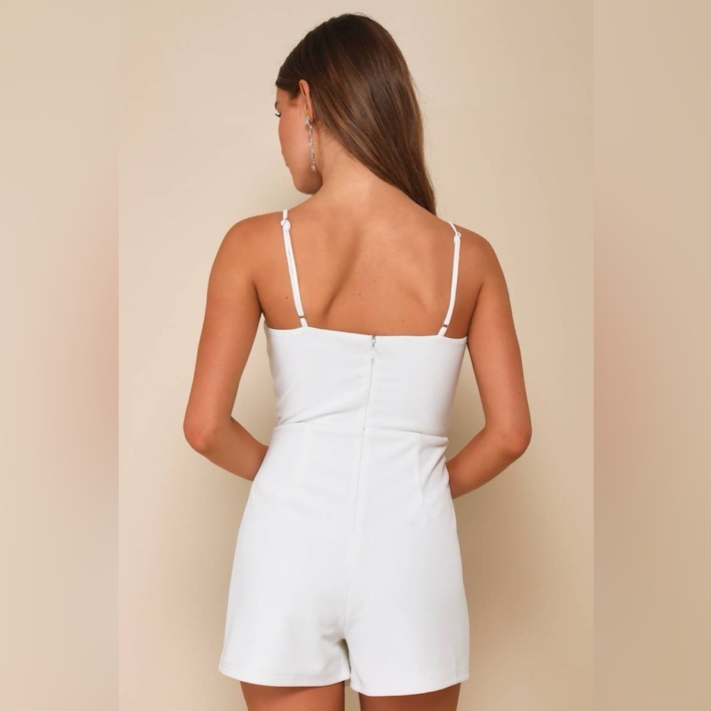 Lulus Cheers to Chic White Notched Sleeveless Skort Romper size Small - Picture 3 of 16